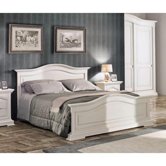 spalna elegantna biela mestsky masivny klasicky postel nocny stolik zasuvkovy nabytok komoda skrina obyvacka zariadovanie spalna dizajn zariadenie.jpg